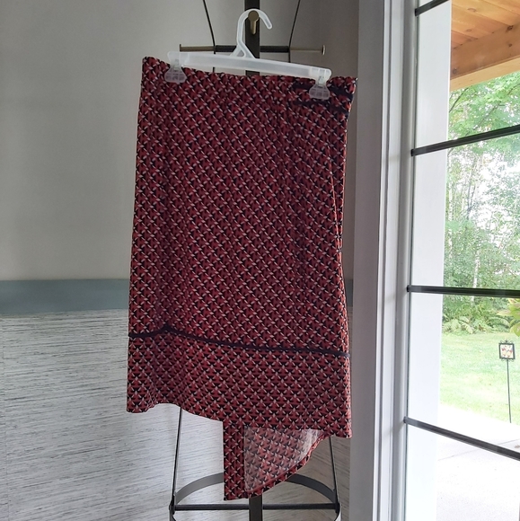 Asymmetric Skirt - Picture 3 of 8